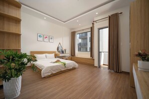 Deluxe Double Room, 1 Queen Bed, Balcony - Happy House (Ngu Hanh Son)