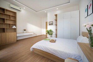 Deluxe Double Room, 1 Queen Bed, Balcony - Happy House (Ngu Hanh Son)