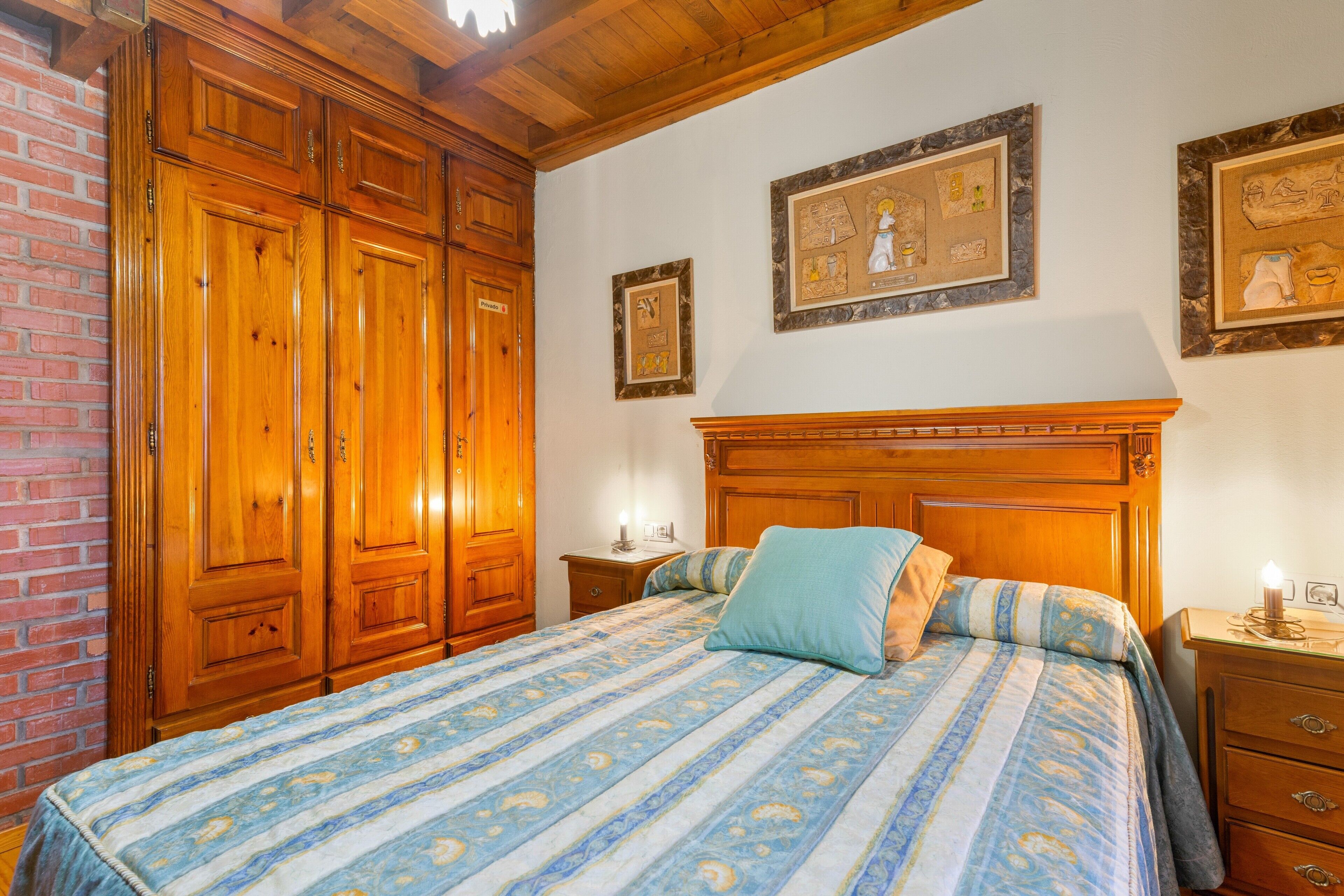 2 bedrooms, bed sheets