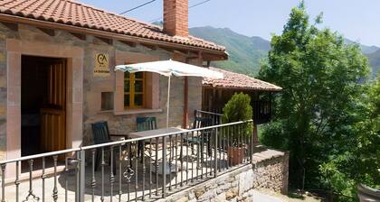 Country House 'Casa de Aldea La Quintana' with Mountain Views