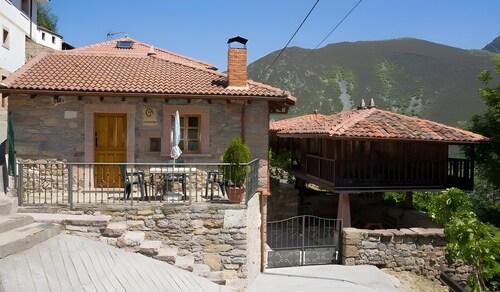 Country House 'Casa de Aldea La Quintana' with Mountain Views