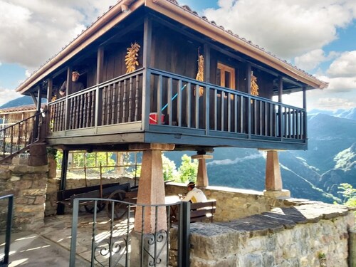 Studio 'La Panera D'Abaxo' with Mountain Views