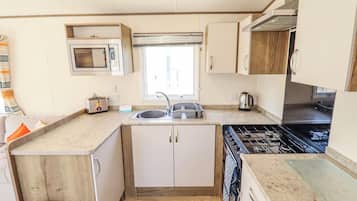 Cookware/dishes/utensils