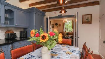 Cottage | Interior