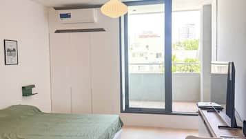 1 habitación, tabla de planchar con plancha, wifi y ropa de cama