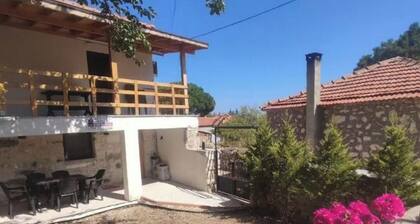 Cozy 2-bedroom house in peaceful Karaburun with AC