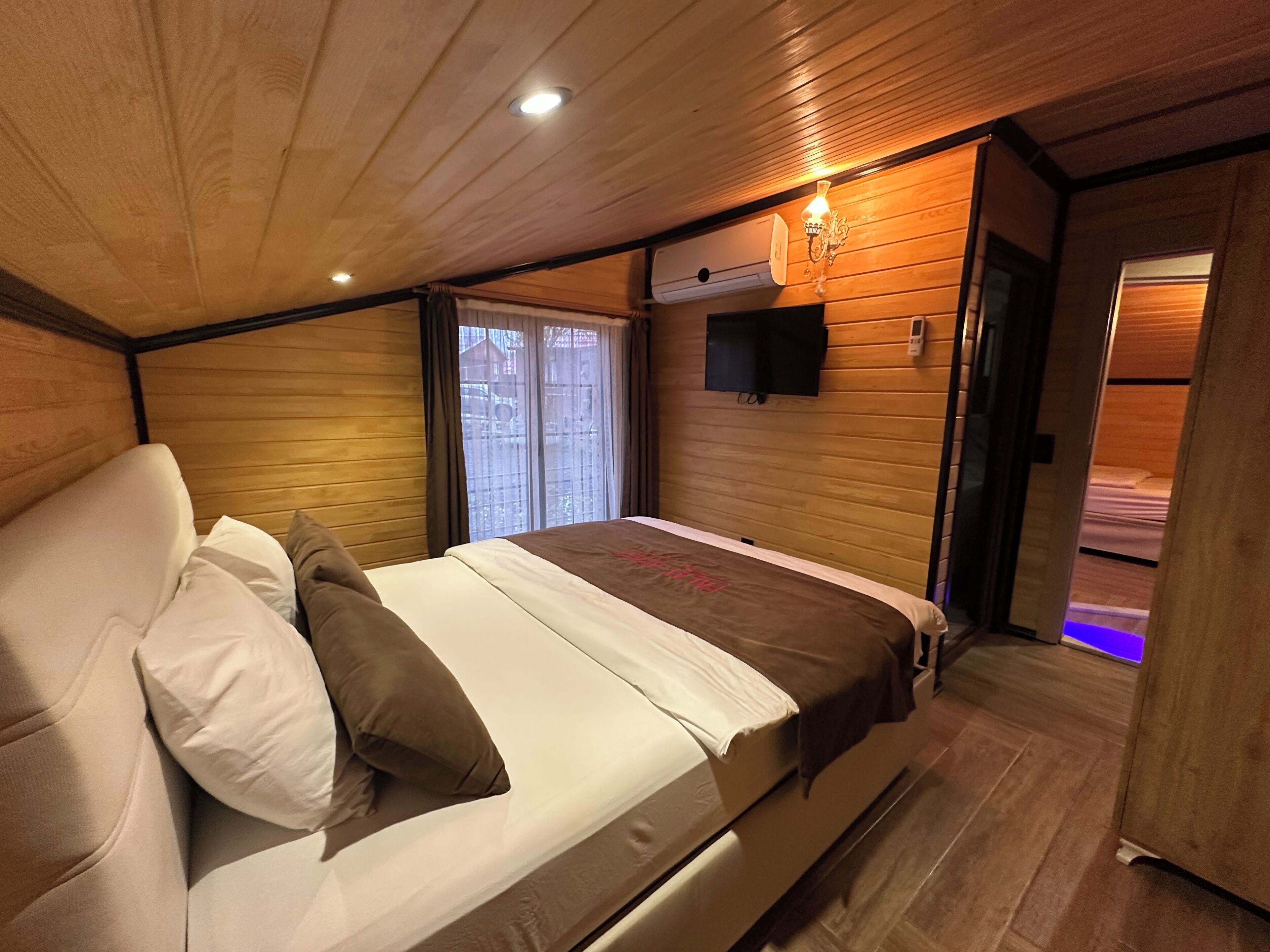 Junior Condo, City View | In-room safe, soundproofing, iron/ironing board, free WiFi