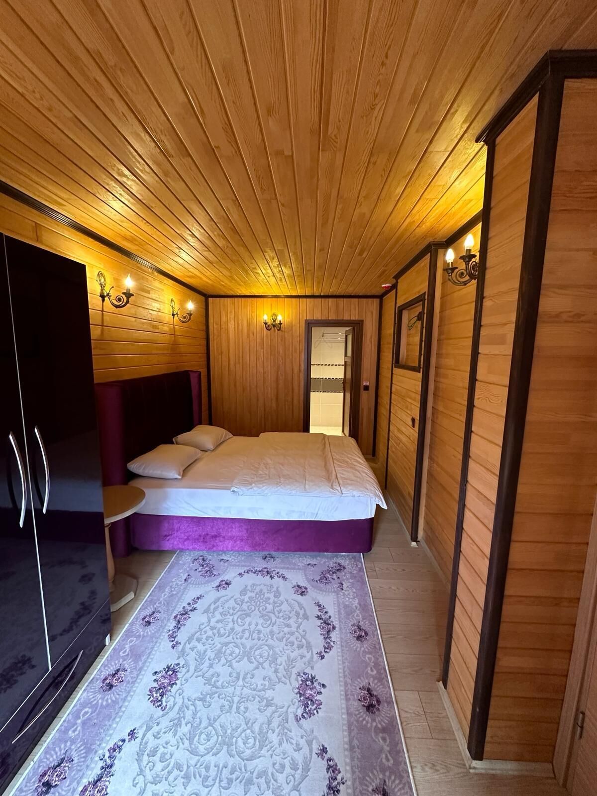 Deluxe Condo, Lake View | In-room safe, soundproofing, iron/ironing board, free WiFi