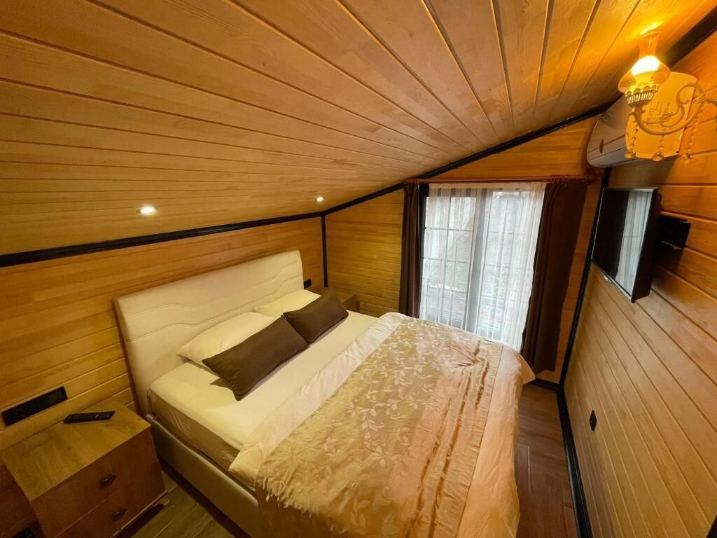 Junior Condo, City View