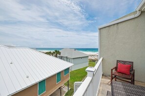 Property grounds - Gulf View Townhome | Gorgeous Views, Game Room, & Family Fun! (Pensacola Beach)
