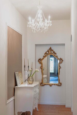 Interior - Apartment 'Bloom' with Wi-Fi and Air Conditioning (Verona)
