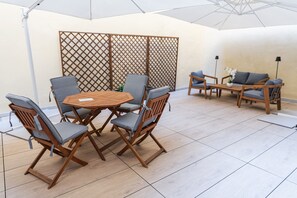 Outdoor dining - Apartment 'Mood' with Private Terrace, Wi-Fi and Air Conditioning (Verona)