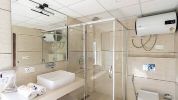 Villa | Bathroom | Free toiletries, towels, soap