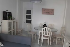 Dining - Apartment 'Casa Bonita Estepona' with Wi-Fi (Estepona)