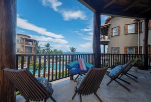 Property grounds - Large 3 bedroom condo with great outdoor living space (San Pedro - North)