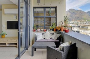 Apartment, 2 Bedrooms, Balcony | Balcony - Central Cape Town Apt With Views (Cape Town)