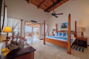3 bedrooms, iron/ironing board, free WiFi, bed sheets - Stunning views of the Caribbean sea & reef (San Pedro - North)