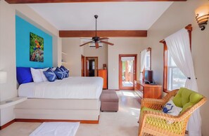 3 bedrooms, iron/ironing board, free WiFi, bed sheets - Open concept living in a luxury 3 bedroom unit BEACHFRONT. (San Pedro - North)