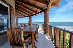 Outdoor dining - Exceptional views of the sea and reef (San Pedro - North)