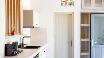 Suite, Balcony | In-room safe, free WiFi