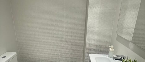 淋浴設備、風筒、提供毛巾