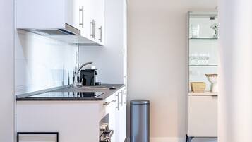Refrigerador, horno, parrilla de estufa y lavavajillas