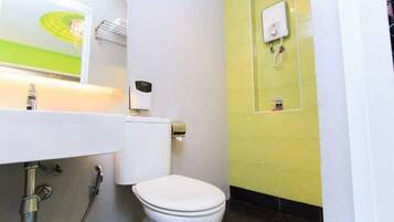 Shower, free toiletries, hair dryer, towels