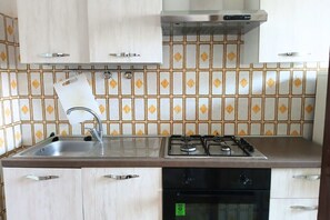 Fridge - RG002 - Bellaria, comfortable two-room apartment with sea view (Bellaria-Igea Marina)