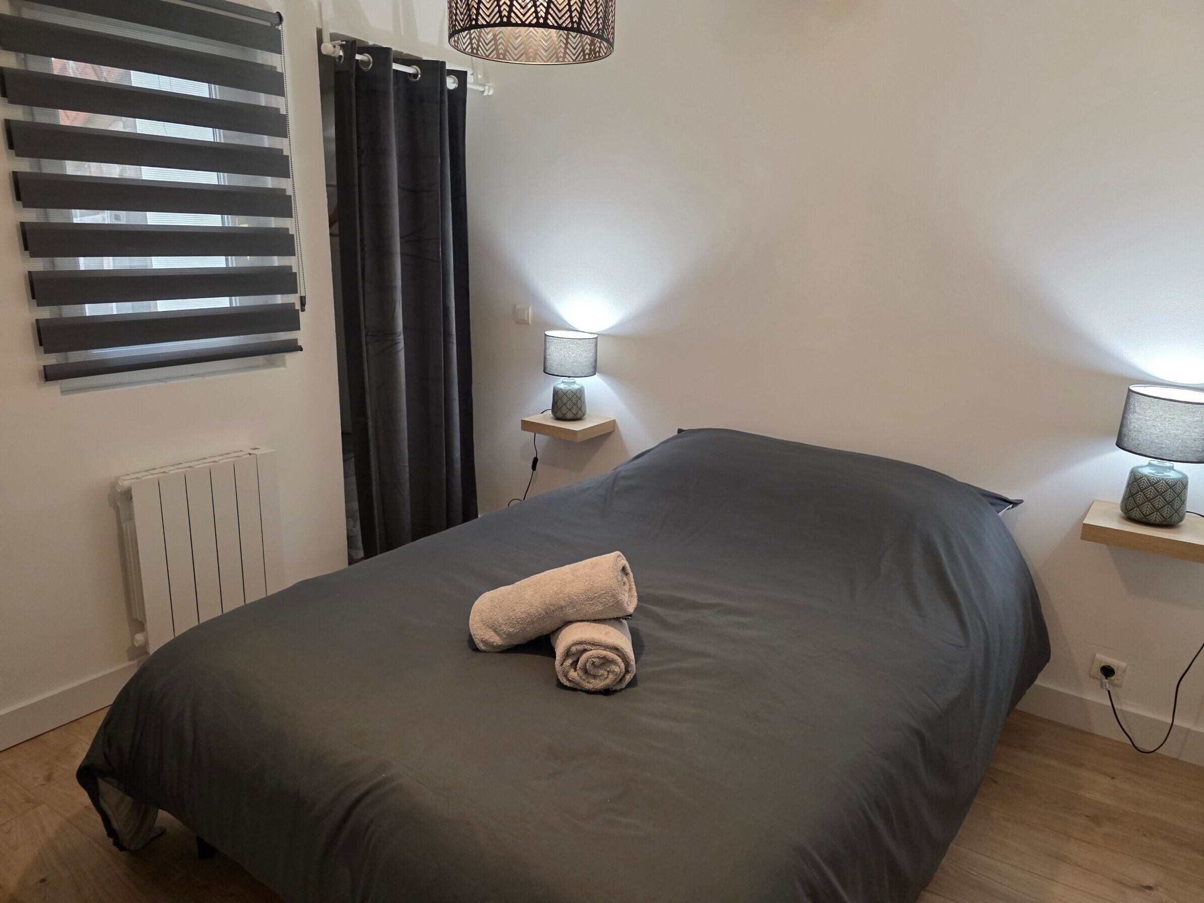 1 chambre, fer et planche à repasser, Wi-Fi, draps fournis
