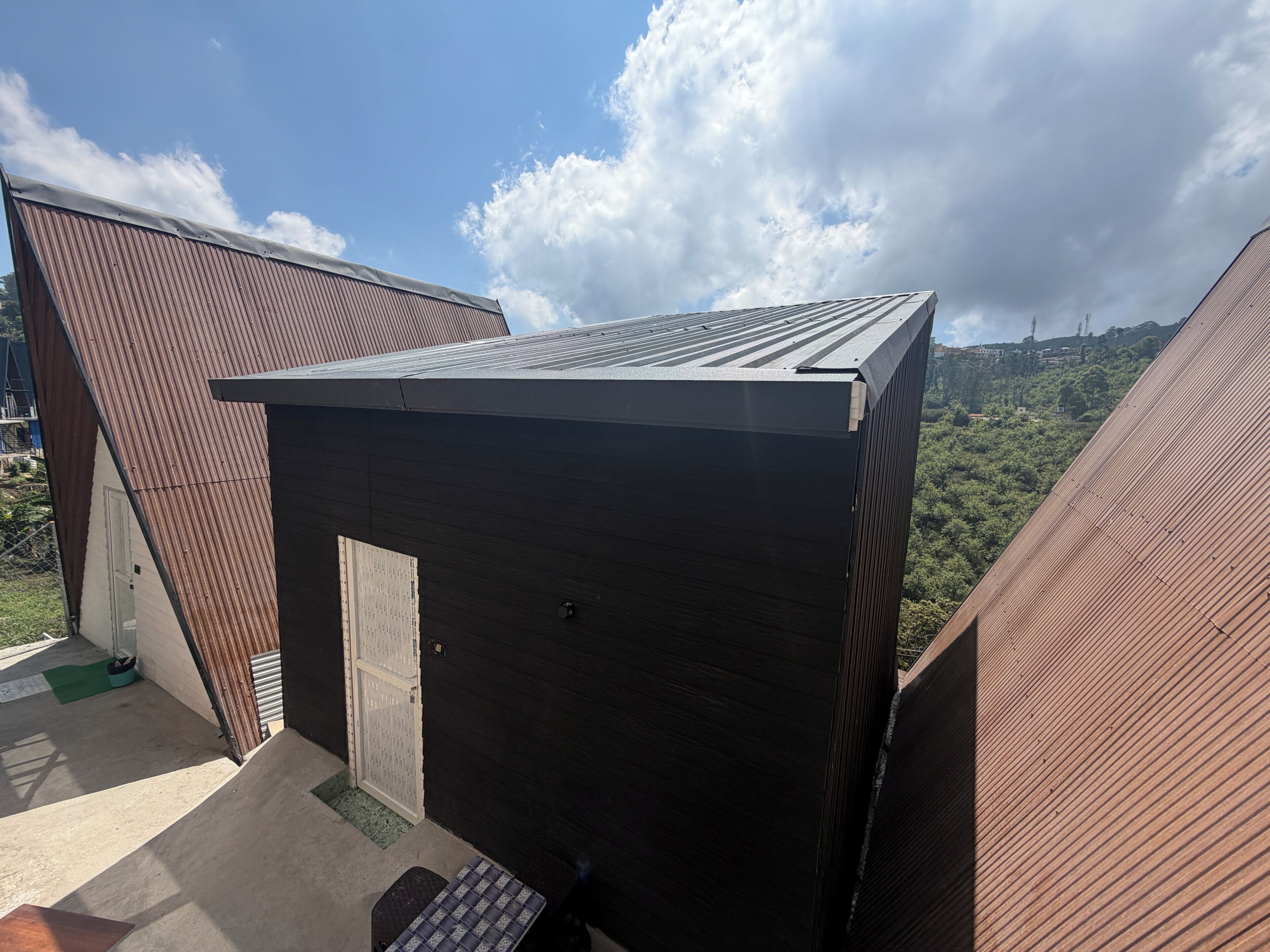 Cabana superior, vista para a montanha | Fachada