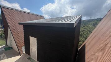 Cabaña superior, vistas a la montaña | Exterior