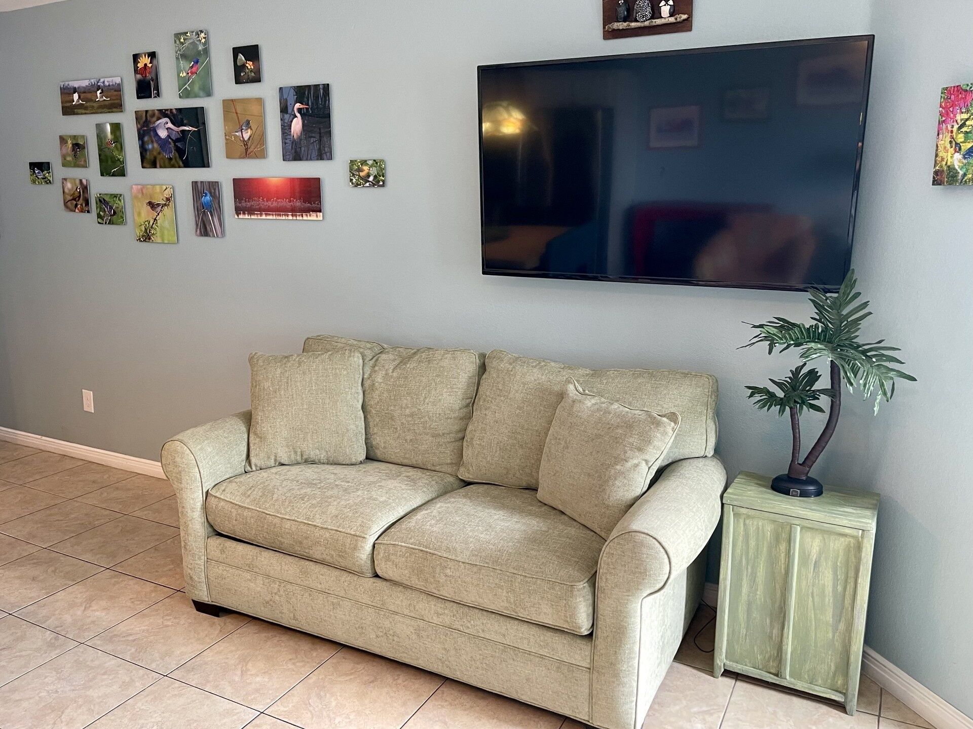 Condo, 1 Bedroom | Living area