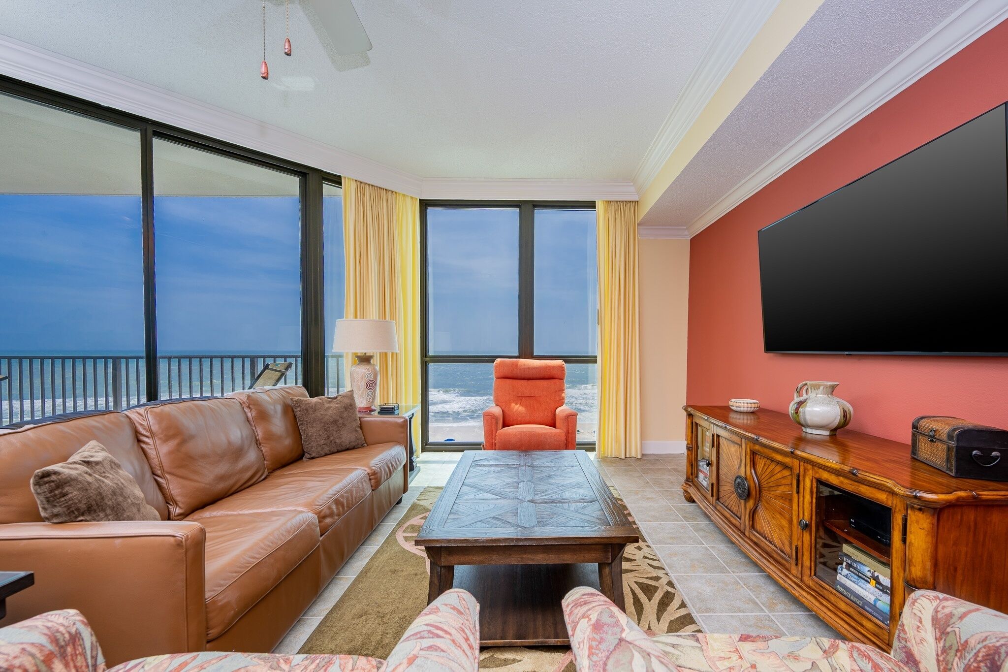 Condo, 2 Bedrooms | Living area