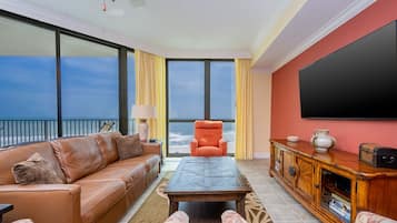 Condo, 2 Bedrooms | Living area