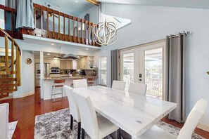 Dining - Waterfront home with private pool, kayaks, hot tub, bicycles, & W/D (Bonita Springs)