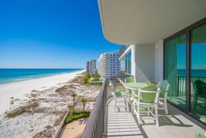 Outdoor dining - Phoenix Ix 603 2 Bedroom Condo (Orange Beach)