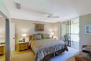 2 bedrooms, iron/ironing board, WiFi, bed sheets - Gated resort community condo with water views, pool, hot tub, & balcony (Bonita Springs)