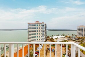 Property grounds - Panoramic water views, pool, private beach, AC, WIFI and close to Gulf beaches (Bonita Springs)