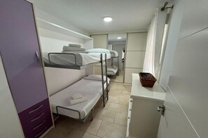 2 chambres, fer et planche à repasser, Wi-Fi, literie fournie