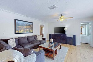 TV, offices - Canal-Front Getaway with Private Dock, Kayaks, Fishing Rods & Heated Pool (Cape Coral)