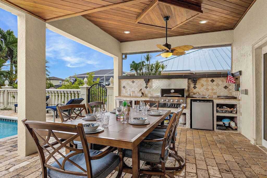 Outdoor dining