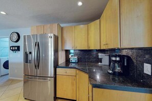 Fridge, microwave, oven, stovetop - Ultra-Private Hideaway with Family-Friendly Pool, Lanai, Fenced Yard, WiFi & AC (Cape Coral)