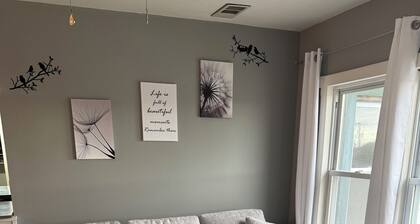 2-bedroom apartment in enchanting Phoenix with AC and comfort