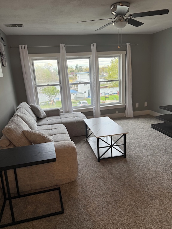 2-bedroom Apartment In Enchanting Phoenix With Ac And Comfort - 鳳凰城