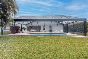 Pool - Waterside Home with Private Covered Pool & Patio - Golf Courses Nearby (Fort Myers)