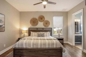 5 bedrooms, desk, iron/ironing board, travel cot - Waterfront Paradise with Pool, Spa, Kayaks, Bikes, Game Room & more (Cape Coral)