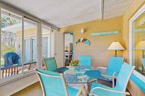 Outdoor dining - Outdoor paradise on waterway with pool and spa, beach gear, and dog friendly (Englewood)