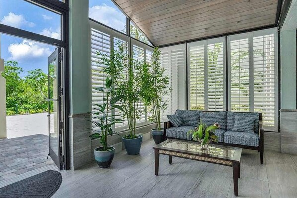 TV, offices - Bayfront escape with beach access, and panoramic coastal views (Fort Myers)