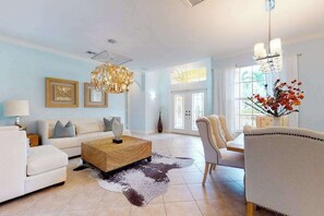 TV - Newly designed home w/private heated pool, deck, AC heat recovery system (Naples)