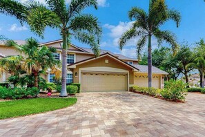 Exterior - Chic Gulf Villa | Pools, Hot Tub, Sports Courts, Fishing Pier | Mins to Beach (Fort Myers)